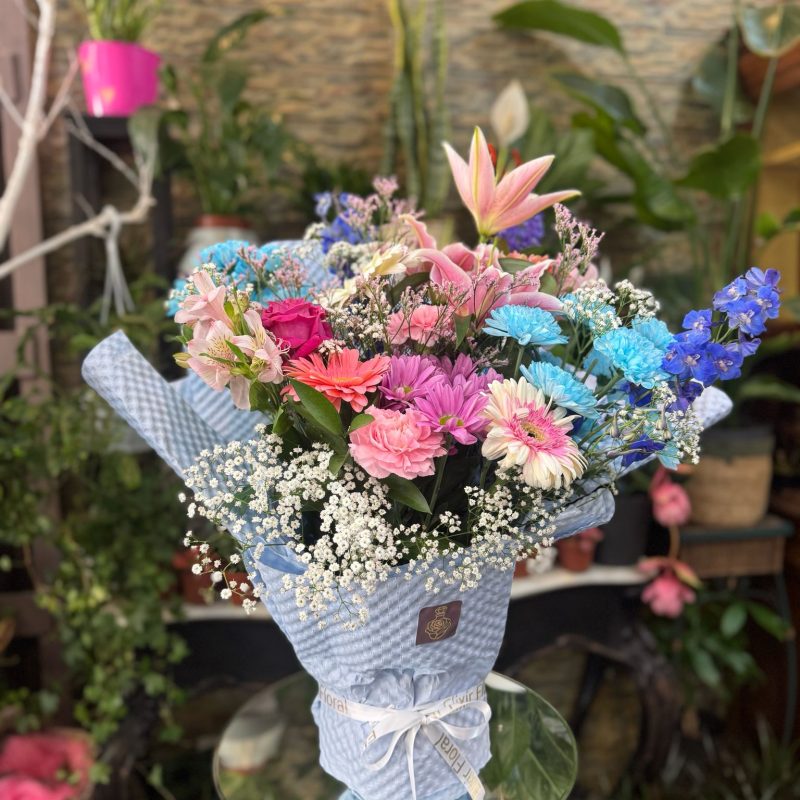 Ramo de Flores "Fantasía Azul y Rosa"