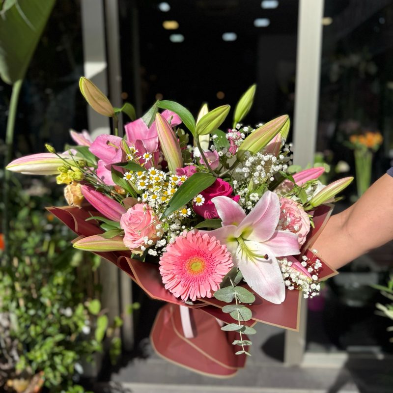 Ramo de Flores "Encanto Rosado"